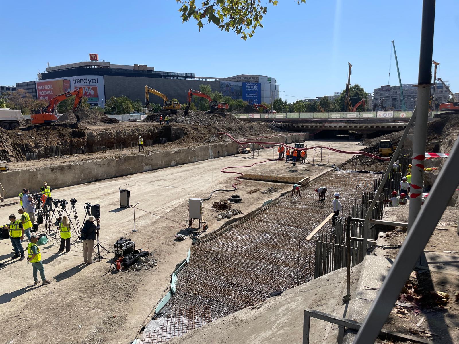 Începând de luni, 6 octombrie, vor fi impuse restricții temporare de circulație în zona centrală a Capitalei, din cauza executării lucrărilor la planșeul de la Unirii