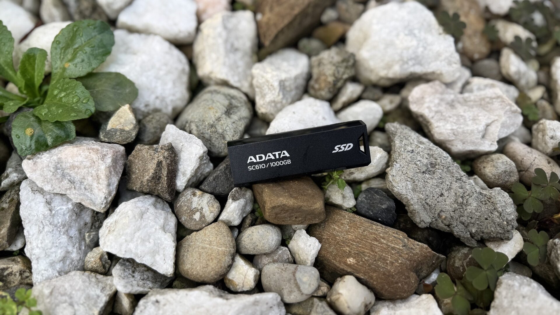 Review ADATA SC610: Stick USB de 1TB, SSD rapid și ușor, pentru 2025