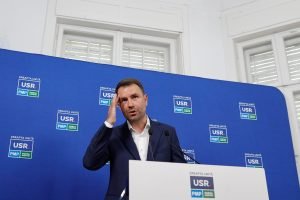 Cătălin Drulă anunță că va candida pentru funcția de primar al Bucureștiului și menționează că a așteptat confirmarea datei alegerilor pentru a organiza scrutinul intern, iar colegii săi au refuzat semnarea unui protocol în cadrul coaliției