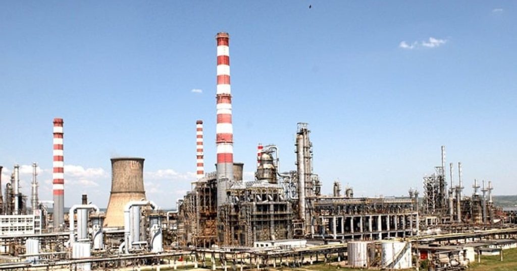Explozie la rafinăria Lukoil de la Ploiești: un bărbat a fost rănit. Instalația este în prezent în revizie
