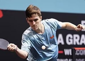 Echipa masculină de tenis de masă a României a avansat în sferturile Campionatului European după ce a învins Serbia, la fel ca și lotul feminin