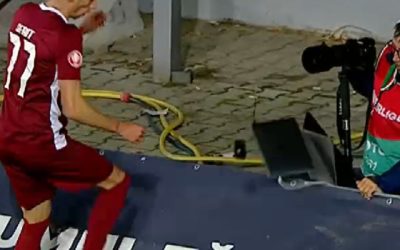 Video | A distrus laptop-ul unui jurnalist în timpul meciului Petrolul