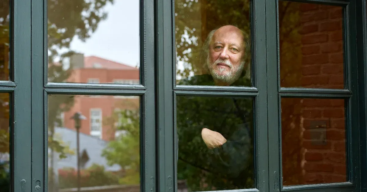 [ad_1] Krasznahorkai László, un cunoscut scriitor maghiar, a fost distins recent cu prestigiosul premiu literar Nobel