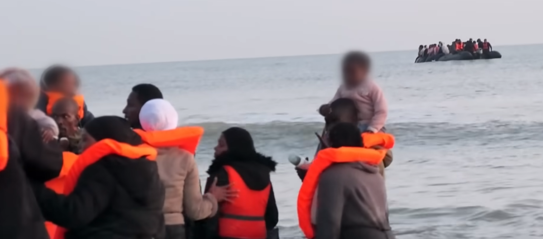 Migranti-Canalul-Manecii.png