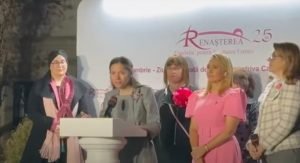 Mirabela Grădinaru, partenera președintelui Nicușor Dan, lansează iluminatul roz la Palatul Cotroceni de Ziua Asocierii împotriva Cancerului de Sân: Importanța sprijinului familial și profesionalismului medicilor în fața acestei provocări