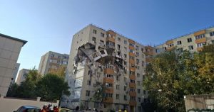 O explozie violentă a avut loc într-un bloc de apartamente din cartierul Rahova, în capitala României, București. Serviciul de Urgență a raportat doi decedați și unsprezece persoane rănite. Ca răspuns, a fost declanșat Planul de Intervenție de Urgență.