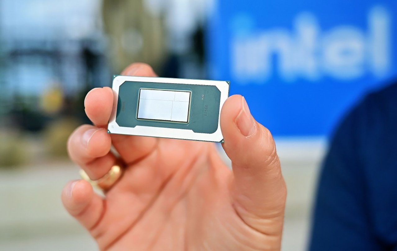 [ad_1] Intel întreprinde o nouă strategie de relansare în industria semiconductorilor, concentrată pe modernizarea fabricilor și adoptarea unor tehnologii inovatoare pentru cipuri