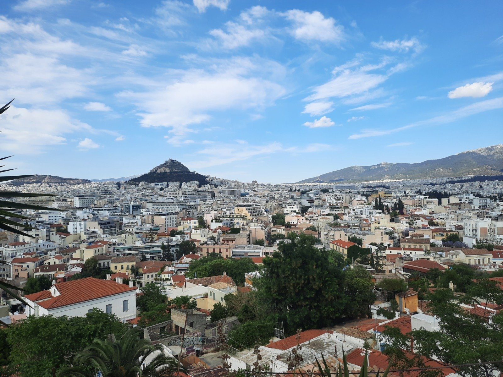 Transporturi suspendate, manifestații în masă și demonstrații în Atena / Guvernul prelungește durata maximă a unei zile de muncă de la 13 ore