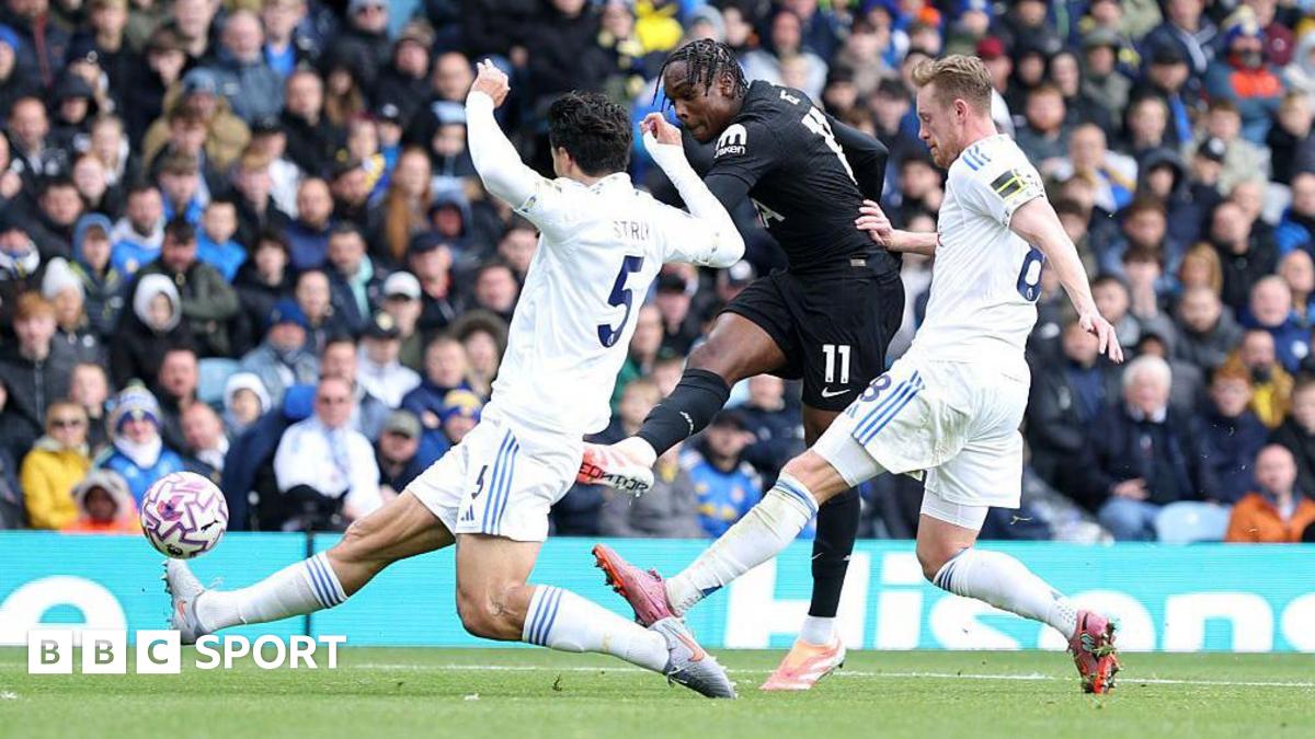 Premier League LIVE: Build-up to kick-offs, including Leeds United v Tottenham, Arsenal v West Ham, Manchester United v Sunderland and Chelsea v Liverpool