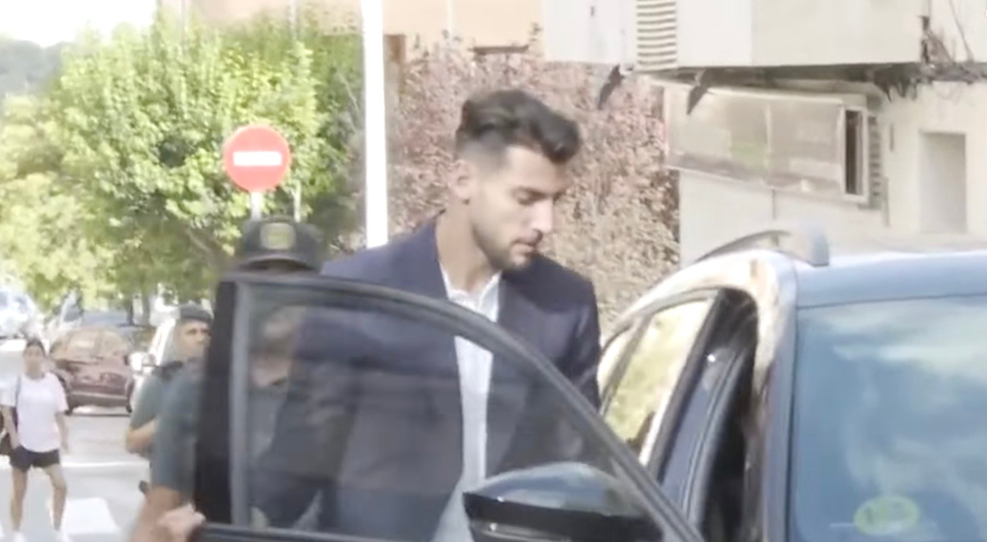 [ad_1] Justiția din Spania a confirmat miercuri că fotbalistul Rafa Mir a fost pus oficial sub acuzare pentru viol