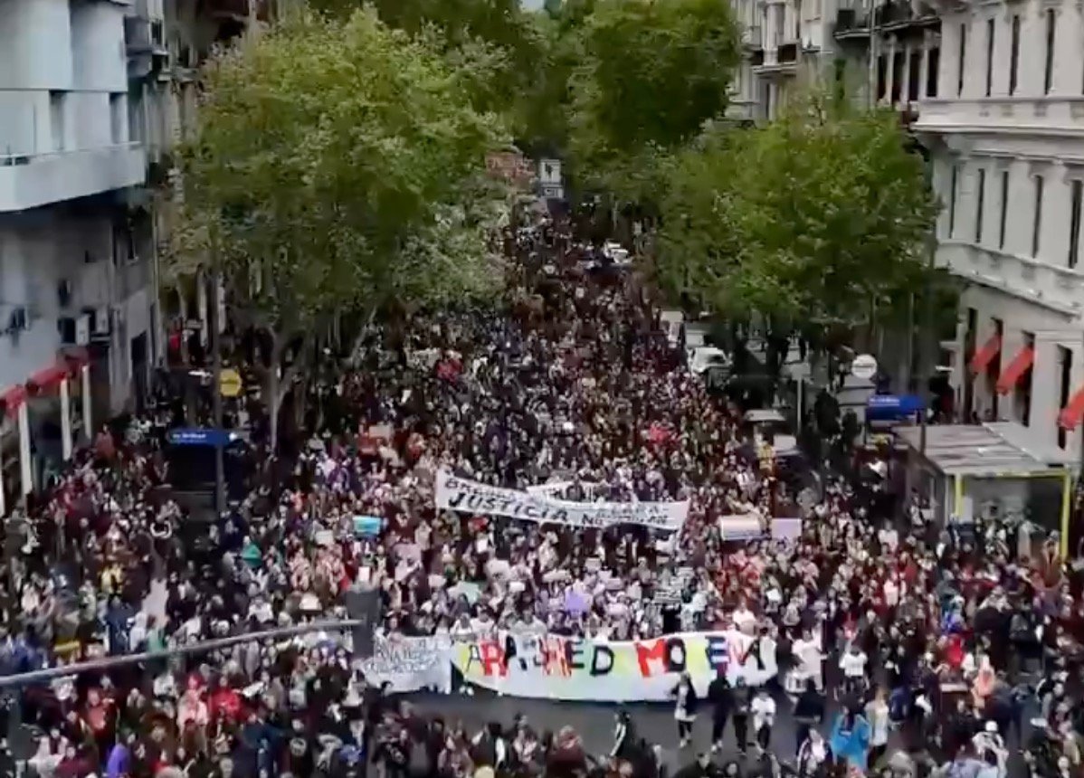 Argentina arestează al șaptelea suspect în ancheta unui femicid care a șocat țara / Trei femei au fost torturate și ucise în direct pe Instagram