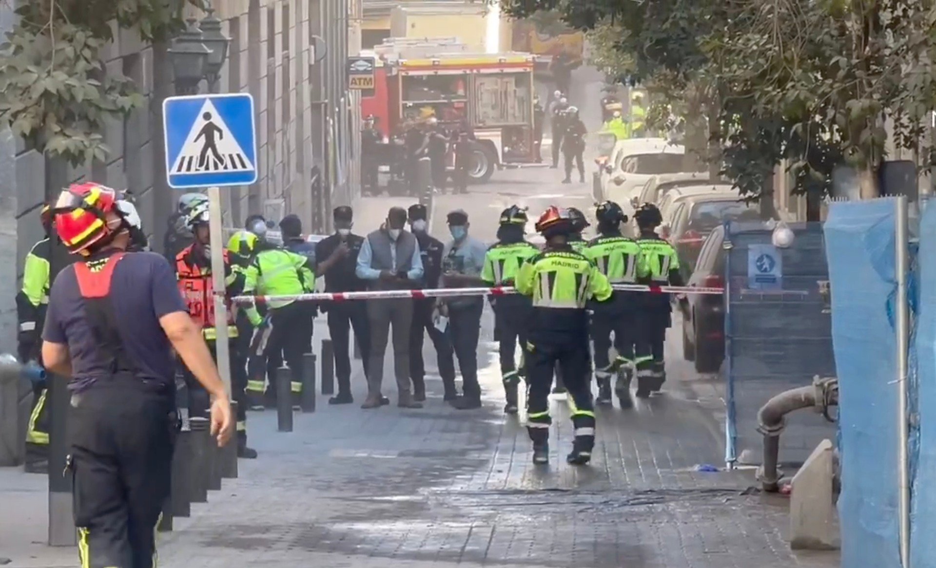 [ad_1] O clădire din centrul Madridului s-a prăbușit parțial într-o zi de marți, 7 octombrie, pe strada Las Hileras, în apropierea unui renumit teatru regal