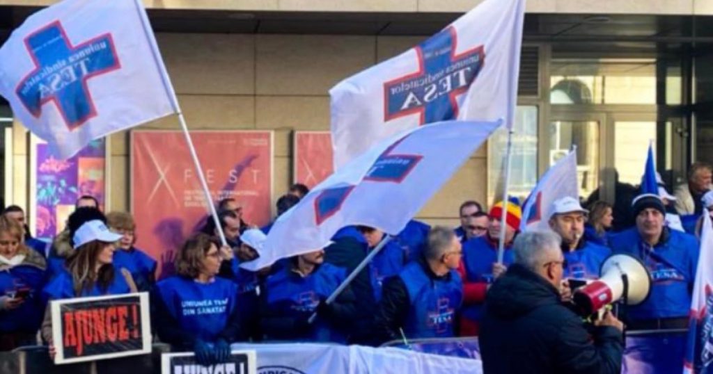 Sindicaliștii din Sănătate condamnă decizia Guvernului de a amâna acordarea drepturilor salariale câştigate definitiv în instanţă