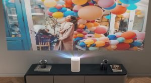 Samsung The Premiere 5, lansare oficială: videoproiector inovator pentru ecrane interactivе mari