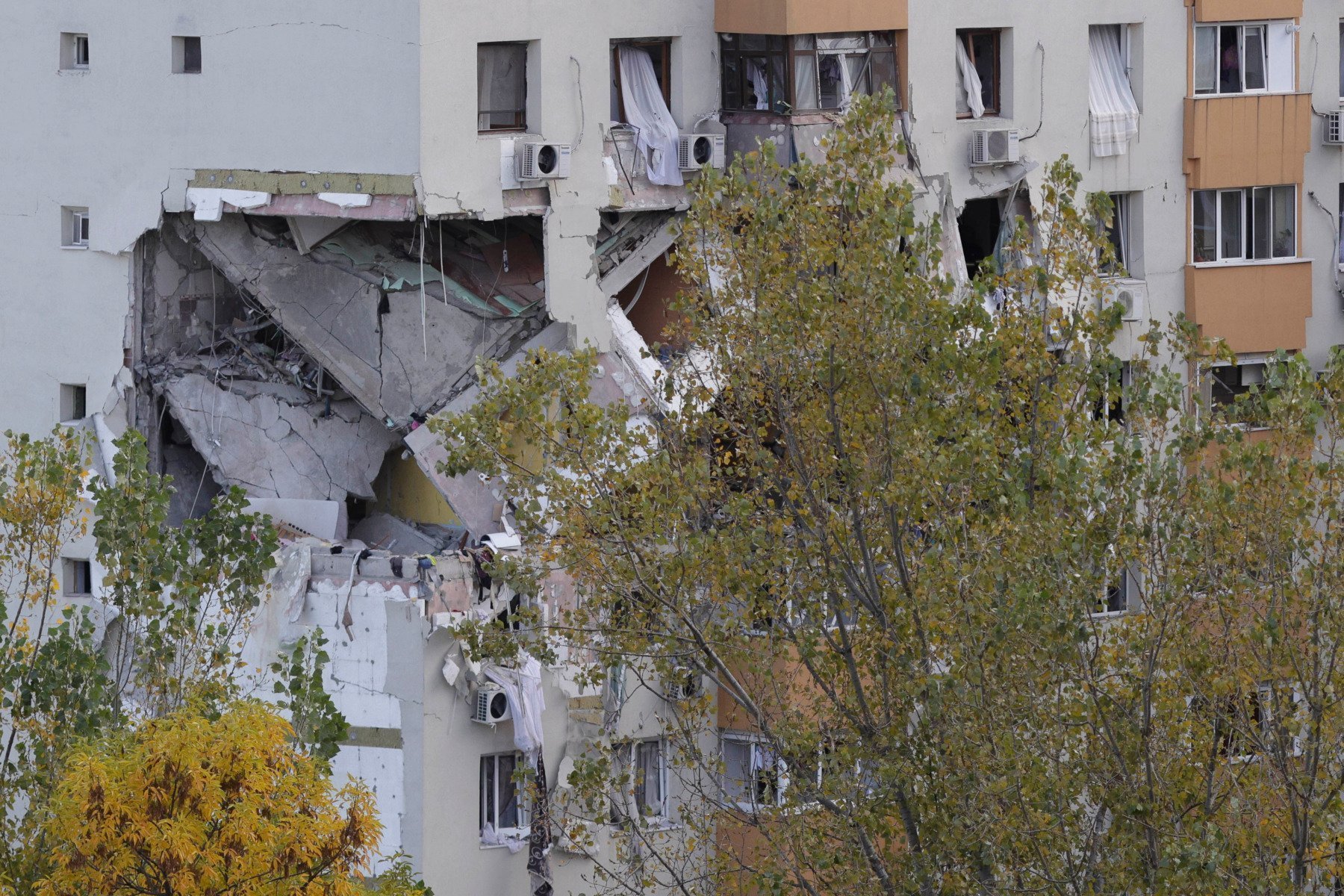 Distrigaz Sud: peste 1.000 de gospodării rămase fără gaz după explozia de pe Calea Rahovei, rebranșarea fiind planificată gradual și în condiții de siguranță