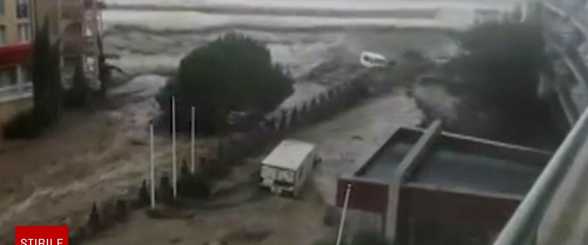 Mai multe stațiuni de la Marea Neagră au fost distruse de viituri. Ploile torențiale au făcut prăpăd în toată Bulgaria