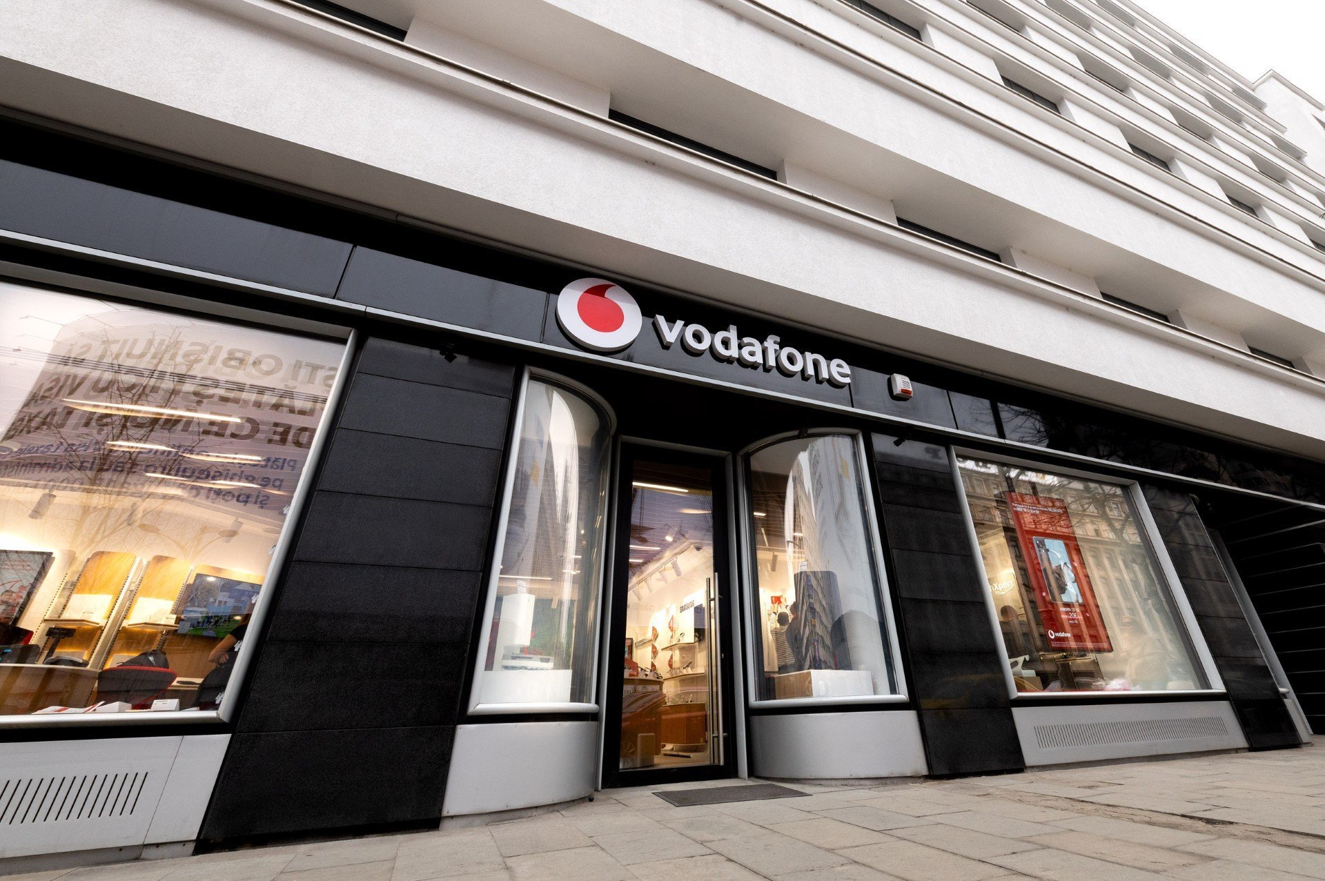 [ad_1] Vodafone România a finalizat recent achiziția Telekom România Mobile Communications, marcând o etapă semnificativă în industria telecomunicațiilor din țară