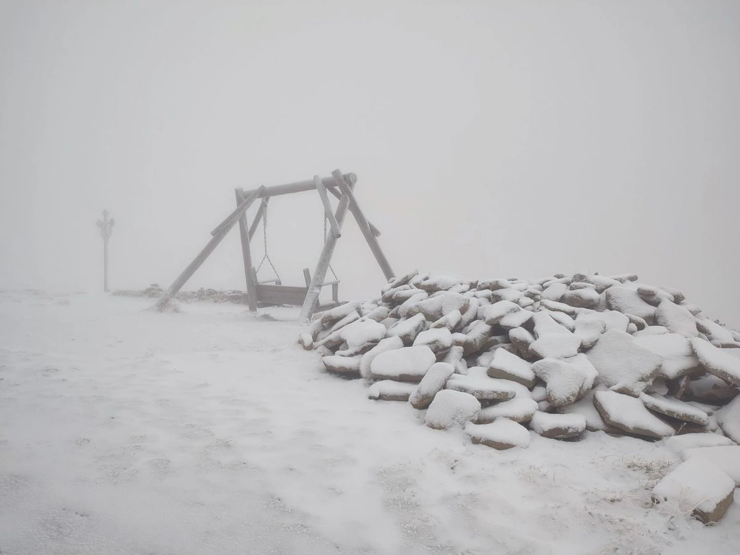 [ad_1] condiții meteo periculoase sunt observate în carpați, reprezentând o amenințare pentru viețile și sănătatea oamenilor