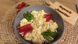 Ouă jumări: cel mai ușor și rapid mic dejun – batem ouăle direct în tigaie