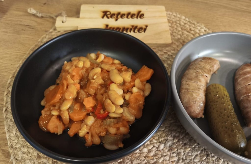 [ad_1] O tocană delicioasă cu legume din belșug și fasole, gătită la foc mic pentru a îmbina perfect aromele, este una dintre cele mai potrivite mâncăruri pentru sezonul de toamnă