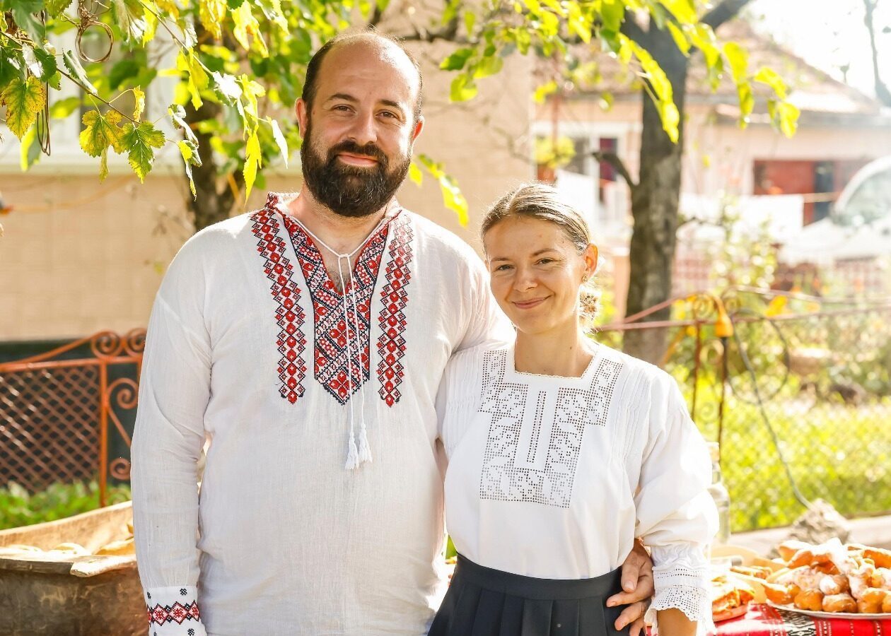 Cetera și omul bun – povești ale micilor producători din Maramureș, prezentate de Oana Groza („Grădina din deal”): „Borcanele noastre sunt realizate exclusiv din ingrediente naturale, fără conservanți, iar cele mai multe rețete sunt tradiționale”