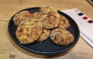 Chifteluțe din ton cu dovlecei și plante aromatice – o rețetă ușoară, delicioasă și nutritivă