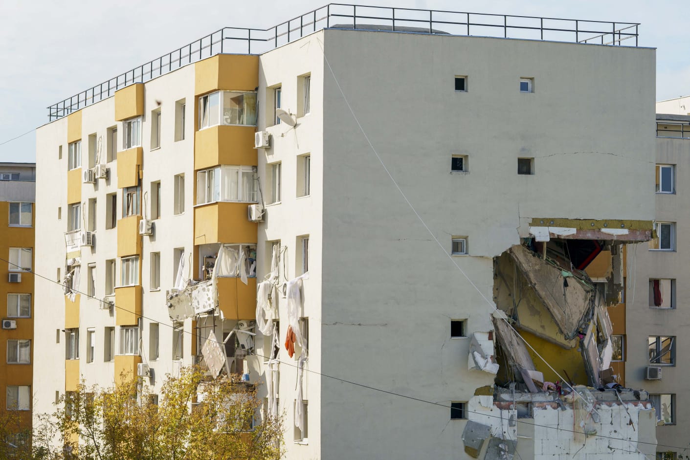 Primarul interimar al Capitalei anunță începerea demolării clădirii afectate de explozie în Calea Rahovei, după ce raportul ISC recomandă eliminarea etajelor superioare pentru siguranța structurii