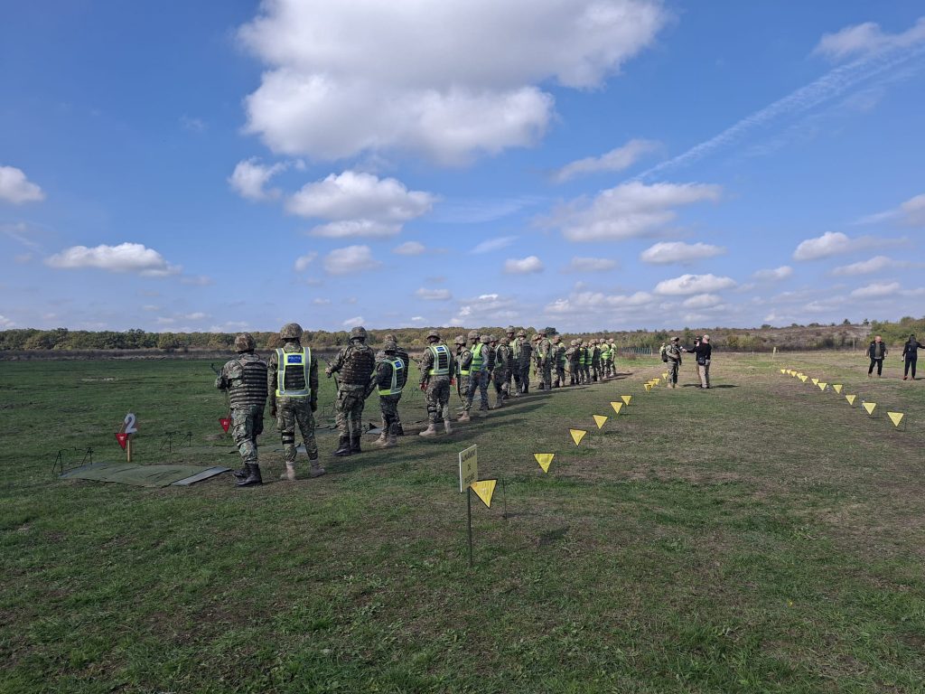 Reportaj | „Răcan” Stan, jurnalist cetățean, transmite: Am descoperit mitraliere, fasole cu cârnați și mândrie în zona „Poligonești” din apropierea Bucureștiului