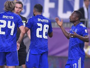 “Fostul jucător de la echipa de fotbal din Craiova se confruntă cu un pericol grav pentru sănătatea sa, care ar putea duce la o paralizie permanentă, trăind astfel o experiență dureroasă și dificilă.”