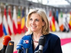 Ministrul sosesc la meciul România – Austria