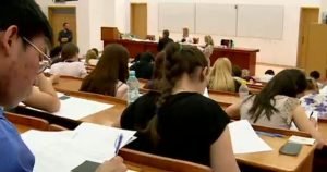 Studentă din Constanța câștigă proces împotriva universității pentru transferApiClient