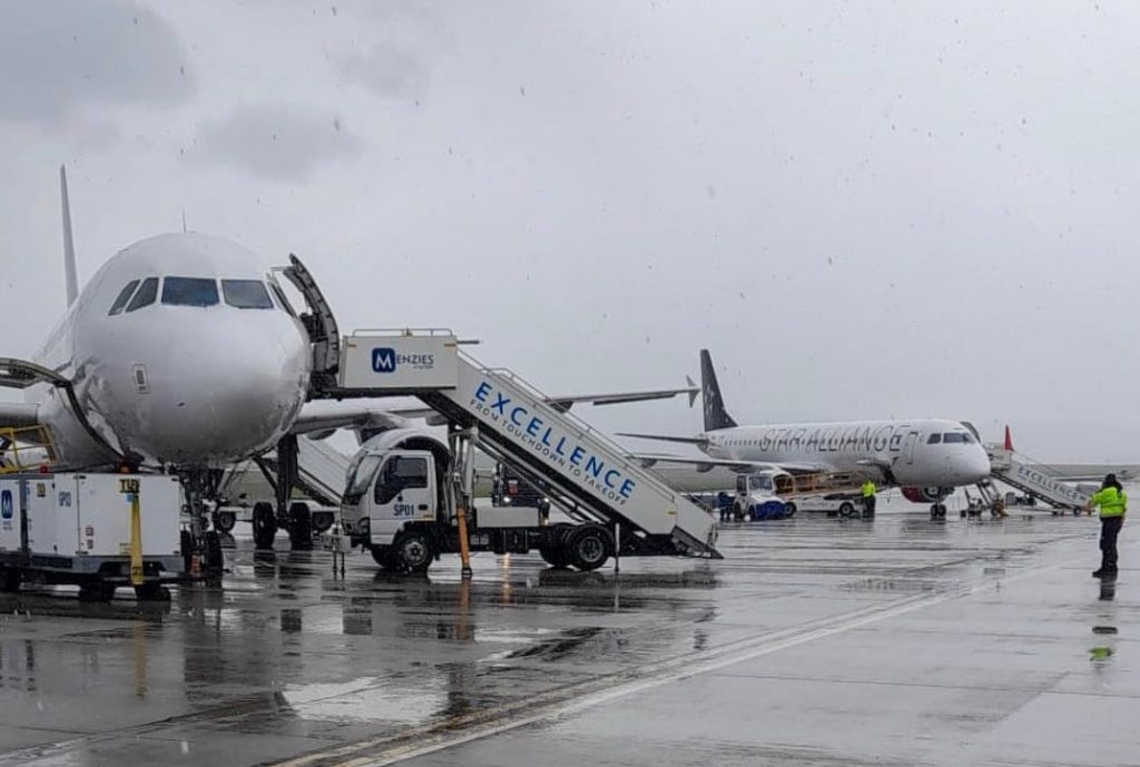 Aeroportul din Munchen suspendă activitatea după apariția dronelor în zona apropiată, afectând cel puțin 17 curse și circa 3.000 de pasageri