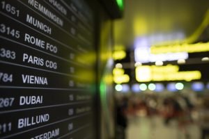 Două avioane programate să aterizeze pe Otopeni au fost redirecționate spre alte aeroporturi din cauza unei furtuni