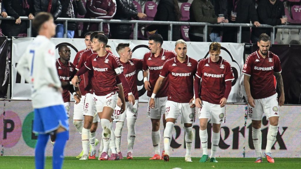[ad_1] Rapid București a devenit lider în Superliga de fotbal, după o victorie de 3-1 împotriva Farului Constanța, în cadrul etapei a 12-a, desfășurată sâmbătă seara în Giulești