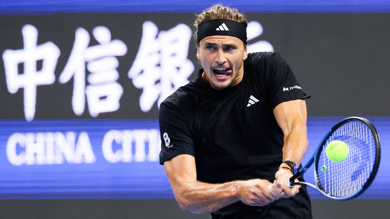 alexander-zverev-retur-beijing-2025.jpg