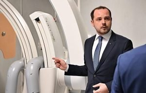 Alexandru Rogobete: Județul Argeș dezvolta soluții pe termen lung pentru oncologie printr-un laborator de radioterapie de peste 93 milioane lei, transferat din fondurile PNRR în Programul Sănătate / Investițiile europene în domeniul sănătății depășesc 262 milioane lei