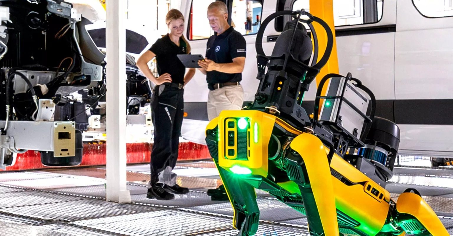 cel-mai-nou-angajat-robot-mercedes.jpg