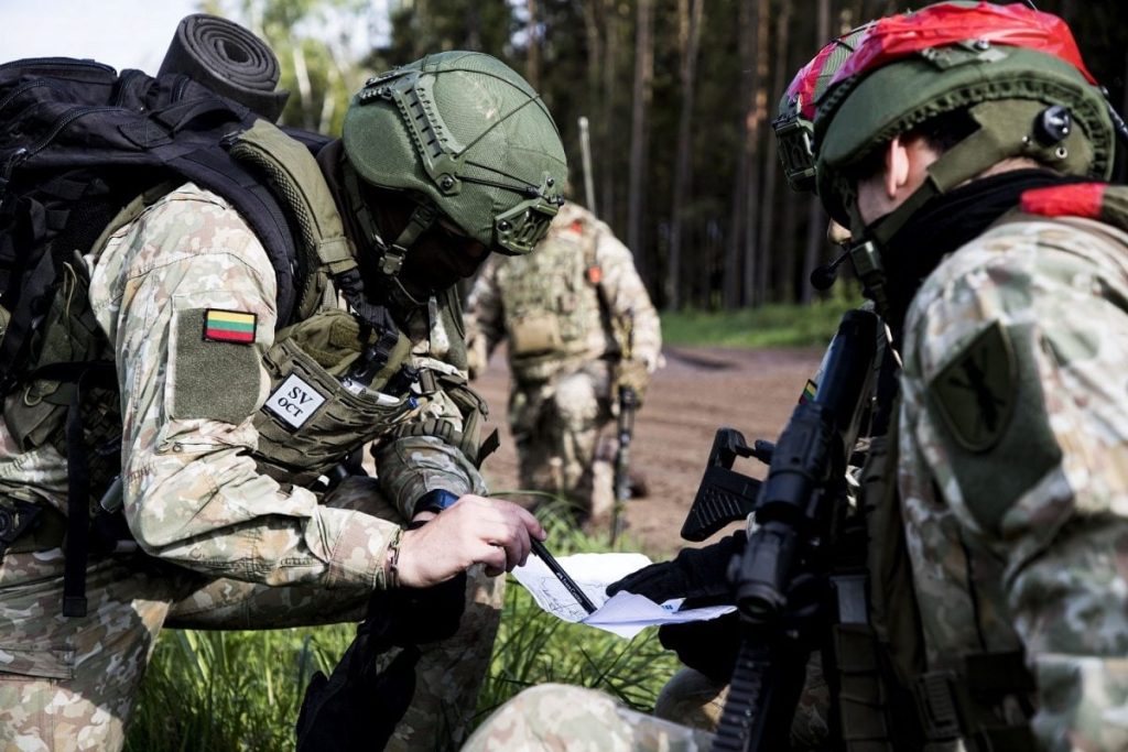 Lituania anunță că alocă peste 5% din PIB pentru apărare, acoperind atât echipamente militare, cât și investiții în infrastructură, precum drumurile către taberele de pregătire ale armatei