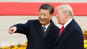 Trump amenință cu taxe vamale de 100% pentru China
