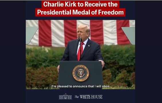 Donald Trump îi decernează postum Medalia Prezidențială a Libertății lui Charlie Kirk, pentru curajul de a vorbi adevărul până la sfârșitul vieții