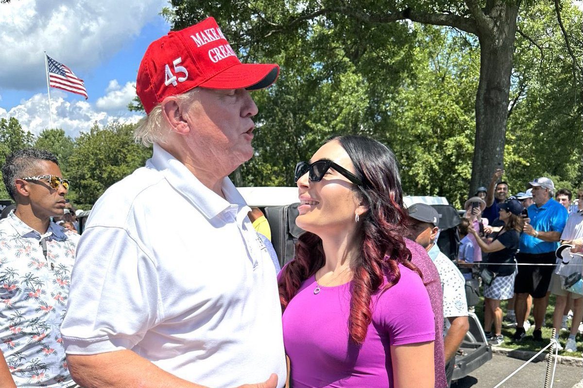 donald-trump-laura-loomer-1.jpg