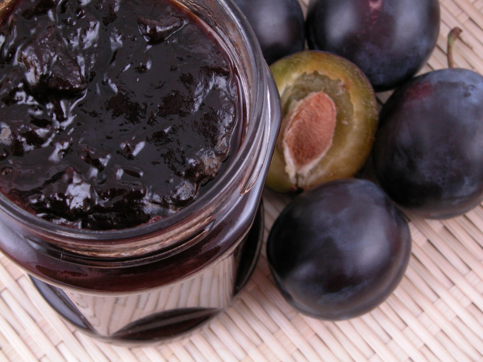 Ministerul de Interne avertizează asupra riscurilor clipurilor generate cu ajutorul inteligenței artificiale care pot manipula adevărul, în contextul în care conținutul digital capătă tot mai mult impact.