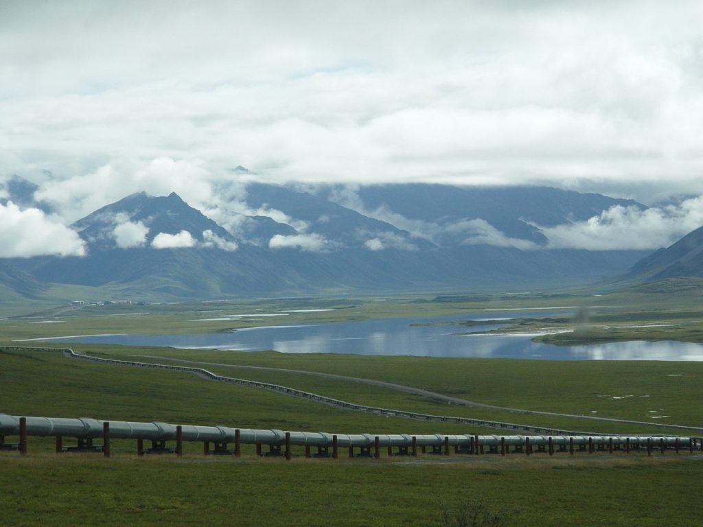 Polonia va investi 5,5 miliarde de dolari pentru conectarea la oleoductul NATO, menită să faciliteze aprovizionarea cu combustibili a forțelor militare în eventualitatea unui conflict