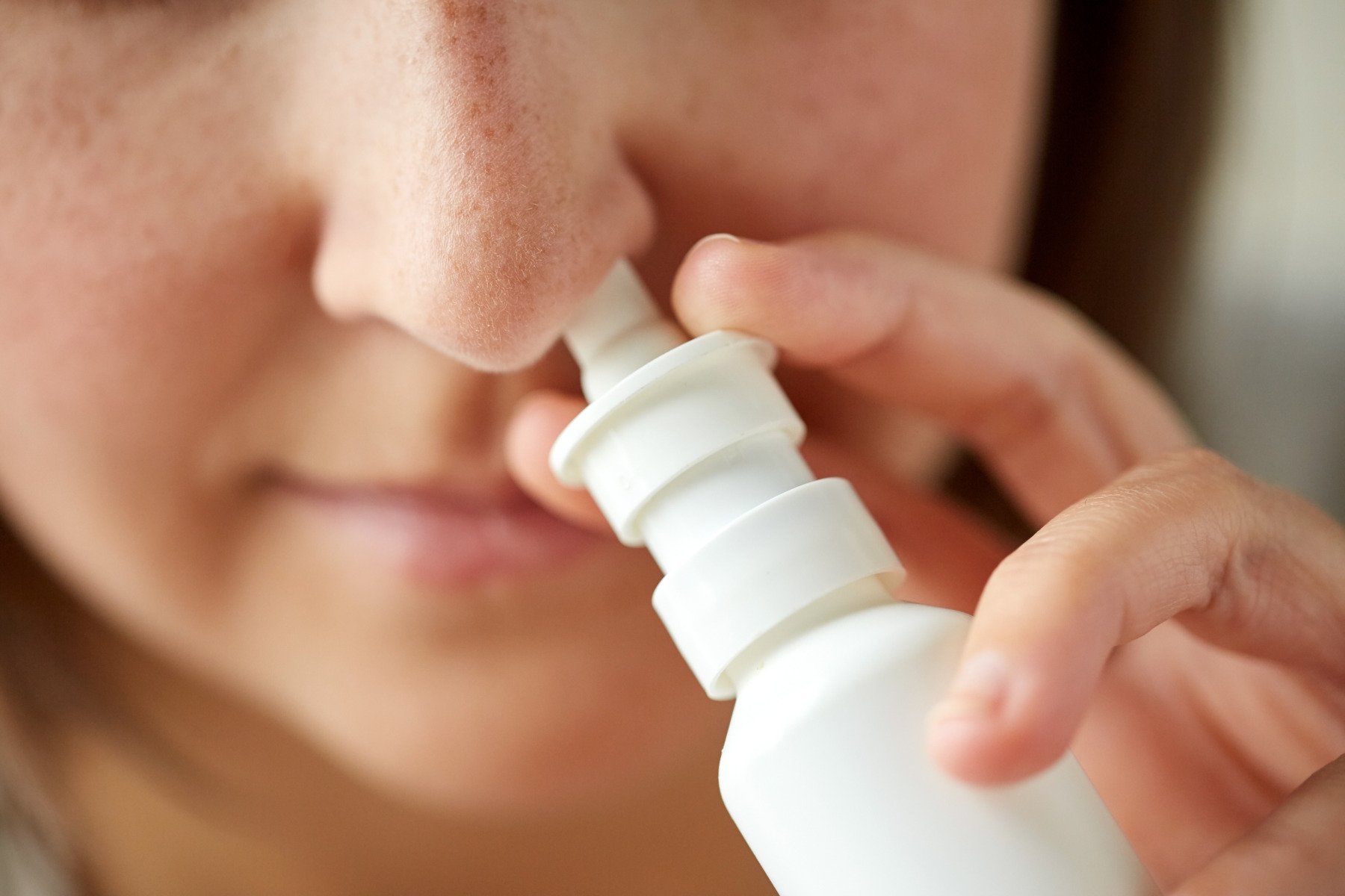 Inhalatoarele pentru tratamentul astmului au un impact semnificativ asupra mediului, conform unui studiu realizat de universitățile Harvard și California, generând anual emisii echivalente cu cele ale peste jumătate de milion de mașini în Statele Unite