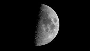 Deloc vizibilă pentru ochiul uman, fața ascunsă a Lunii are temperaturi mai scăzute decât cea expusă de pe Terra, conform unui nou studiu