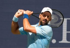 Iată o reformulare a titlului: “Novak Djokovic Câștigă Un Titlu Istoricește la Șanghai și Împărtășește Un Mesaj Sincer Către Fanii Chinezi”