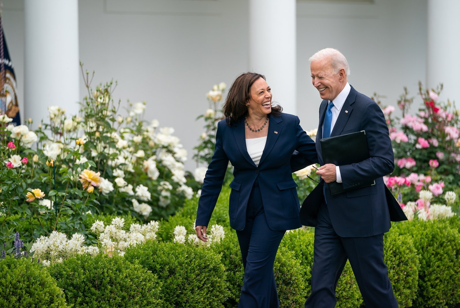 Kamala Harris, fostă vicepreședintă a Statelor Unite, afirmă că Joe Biden a comis o greșeală mare prin neinvitatia lui Elon Musk la evenimentul pentru vehicule electrice de la Casa Albă din 2021
