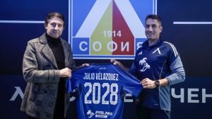 Ex-antrenorul de excepție din Spania continuă în Bulgaria! Velasquez a semnat prelungirea înțelegerii cu Levski Sofia.