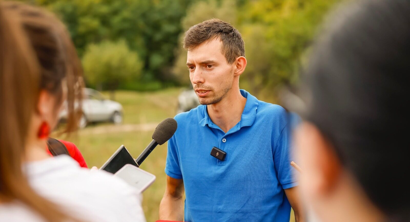 Fotografie | La aproape 18 ani, Cătălin Moga din Ciolt avea deja o afacere cu lapte de măgăriță; după cinci ani, gestionează o fermă cu 600 de oi, 60 de măgărițe, doi cai de echitație și 40 de vaci pentru carne