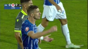 Larie, surprins de reacția lui Radu Petrescu: “Din această cauză mi-a oferit cartonaș galben. Ar trebui să fie invitat la interviu!”